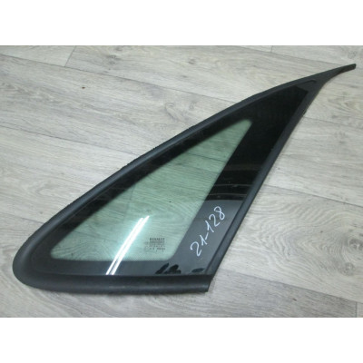  Стекло кузовное боковое левое к  Renault  Laguna,  1997