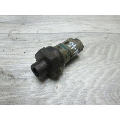  Датчик давления масла к  Renault  Laguna,  1997