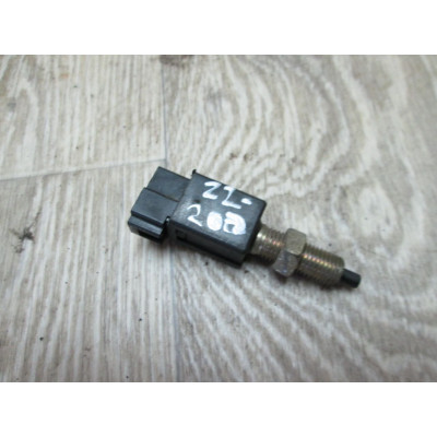  Датчик педали тормоза (лягушка) к  Mitsubishi  Lancer,  1994