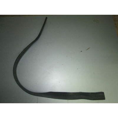 Уплотнитель капота к  Fiat  Marea,  1999