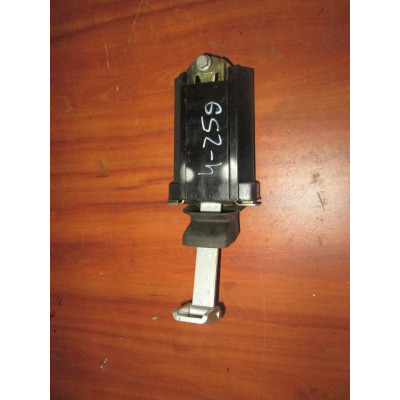  Ограничитель открывания двери передней к  Mercedes  C W202,  1998