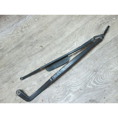  Щеткодержатель (поводок стеклоочистителя, дворник) к  Audi  A8,  1997