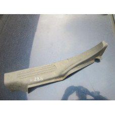  Накладка на порог внутренняя задняя правая к  Daewoo  Nubira,  2000