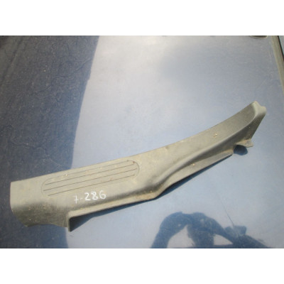  Накладка на порог внутренняя задняя правая к  Daewoo  Nubira,  2000