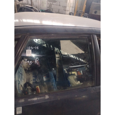  Стекло двери задней правой к  Audi  80,  1990