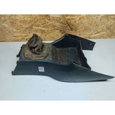  Консоль салона (кулисная часть) к  Audi  80,  1990