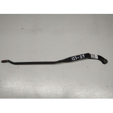  Щеткодержатель (поводок стеклоочистителя, дворник) к  Audi  80,  1990