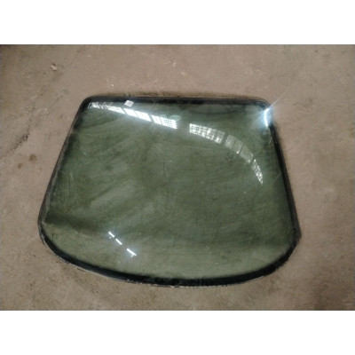 Стекло заднее к  Audi  80,  1990