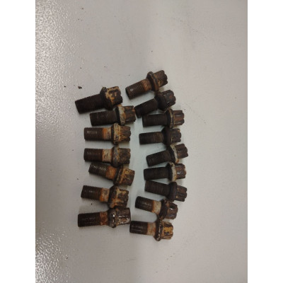 Болт колесный к  Audi  80,  1990