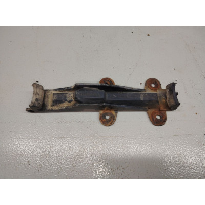 Кронштейн крепления бампера переднего к  Audi  80,  1990