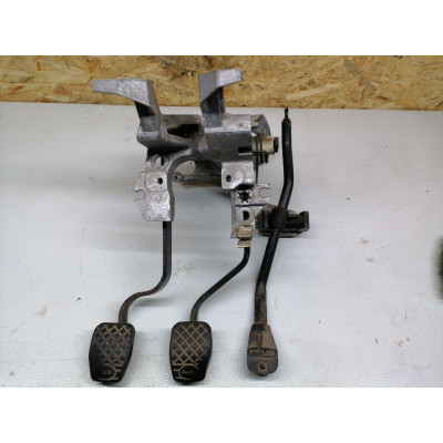 Узел педальный (блок педалей) к  Audi  80,  1990