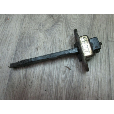 Ограничитель открывания двери к  Mitsubishi  Lancer,  1994