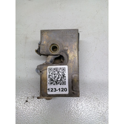  Замок двери задней правой к  Audi  80,  1990