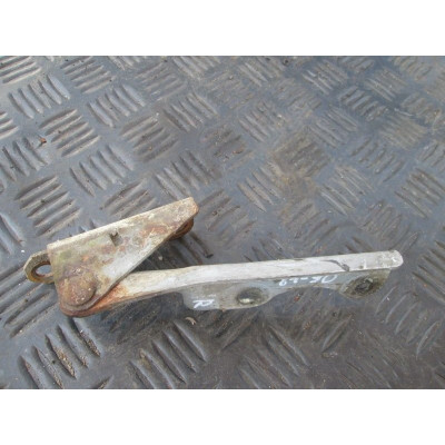 Петля капота правая к  Mitsubishi  Galant,  1998