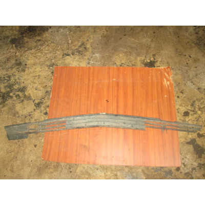 Заглушка (решетка) в бампер передний к  Audi  100,  1985