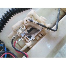  Колба в бак к  Mitsubishi  Carisma,  0000