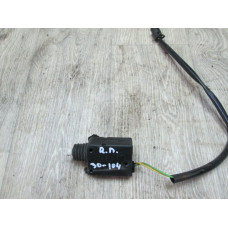  Активатор (привод) замка двери к  Volvo  440,  1996