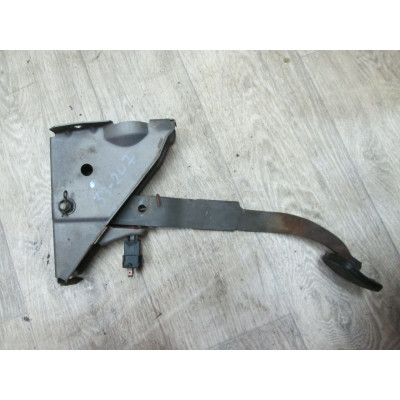 Педаль тормоза к  Opel  Omega,  1996