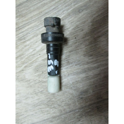 Датчик уровня омывающей жидкости к  Opel  Omega,  1996