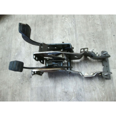 Педаль к  Renault  Laguna,  1999