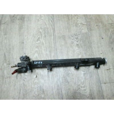 Топливная рампа к  Ford  Fiesta,  1999