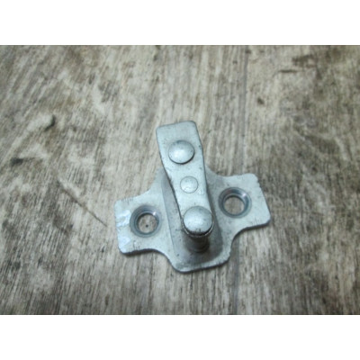 Ответная часть (скоба) замка двери к  Fiat  Brava,  1998