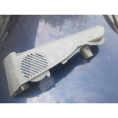 Направляющая шторки багажника (салазки) к  Renault  Megane,  1999