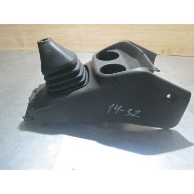 Консоль салона (кулисная часть) к  Mazda  323,  1997