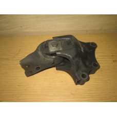  Подушка крепления двигателя к  Mazda  323,  1997