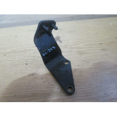  Кронштейн к  Mazda  323,  1997