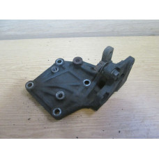  Кронштейн двигателя к  Mazda  323,  1997
