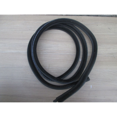  Уплотнитель двери задней правой к  BMW  3 E46,  1998