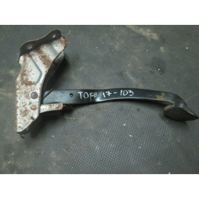 Педаль тормоза к  Nissan  Primera,  1993