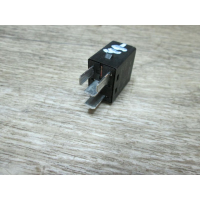 Реле (прочие) к  Mitsubishi  Carisma,  1998