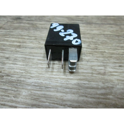 Реле (прочие) к  Mitsubishi  Carisma,  1997