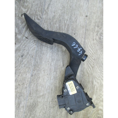 Педаль газа к  Audi  A4,  2002