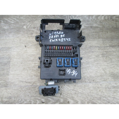 Блок предохранителей к  Nissan  Primera,  2000