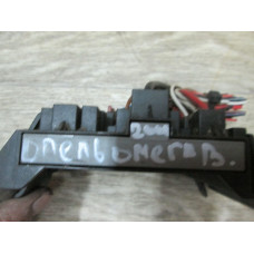  Блок реле к  Opel  Omega,  1996