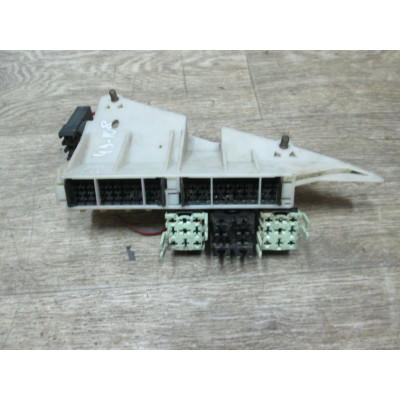 Блок реле к  BMW  5 E39,  1998