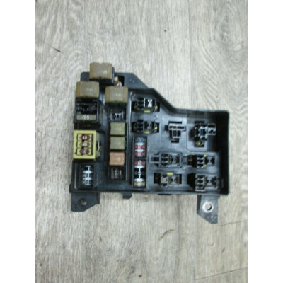 Блок предохранителей к  Mitsubishi  Carisma,  1996