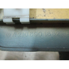  Молдинг крыла переднего левого к  Mercedes  E W210,  2000