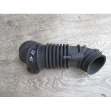  Патрубок воздушного фильтра к  Mitsubishi  Galant,  2000