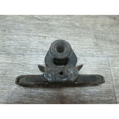 Кронштейн глушителя к  Volkswagen  Golf,  0000