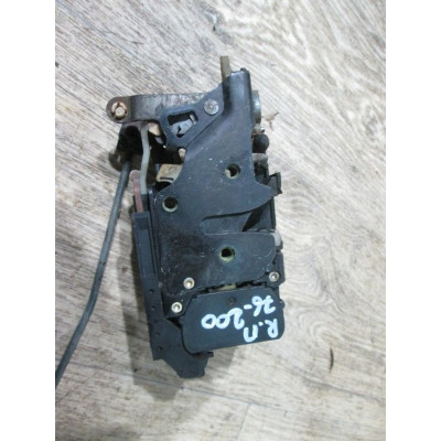 Замок двери передней правой к  Fiat  Brava,  1998