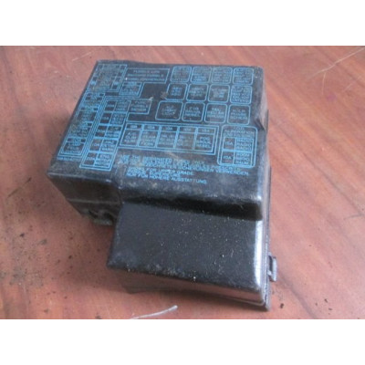 Крышка блока предохранителей к  Mitsubishi  Galant,  1995