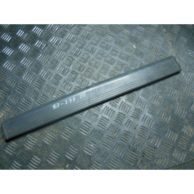 Накладка на порог внутренняя передняя правая к  Mercedes  E W210,  2001