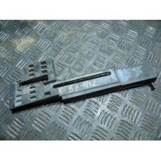  Кронштейн крепления бампера переднего к  Mercedes  E W210,  2001