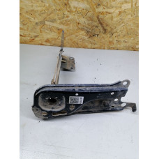  Крепление фары правой к  Audi  80,  1990