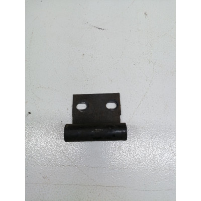 Кронштейн к  Audi  80,  1990