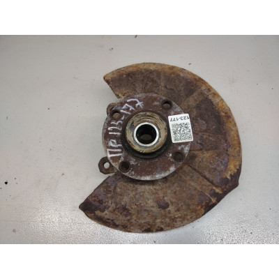 Кулак поворотный правый к  Audi  80,  1990